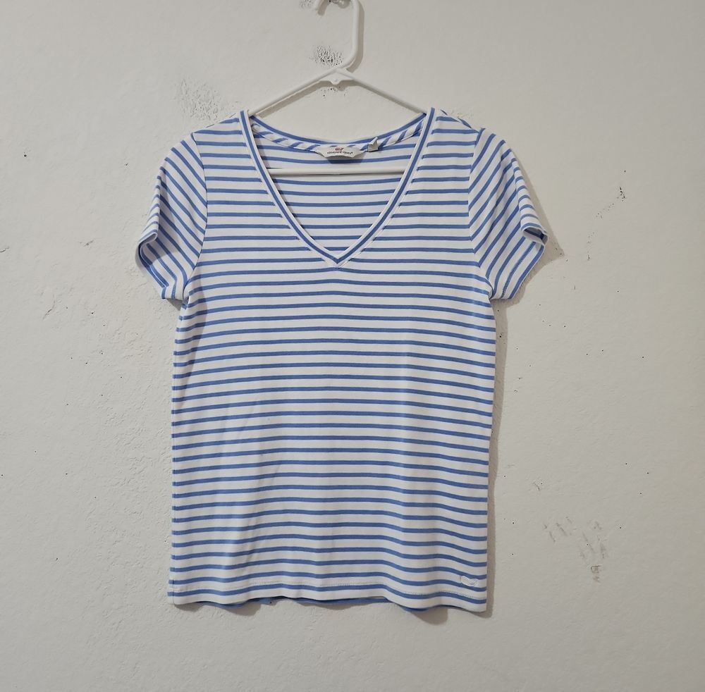 Vineyard Vines Striped V-Neck Tee , Size Small